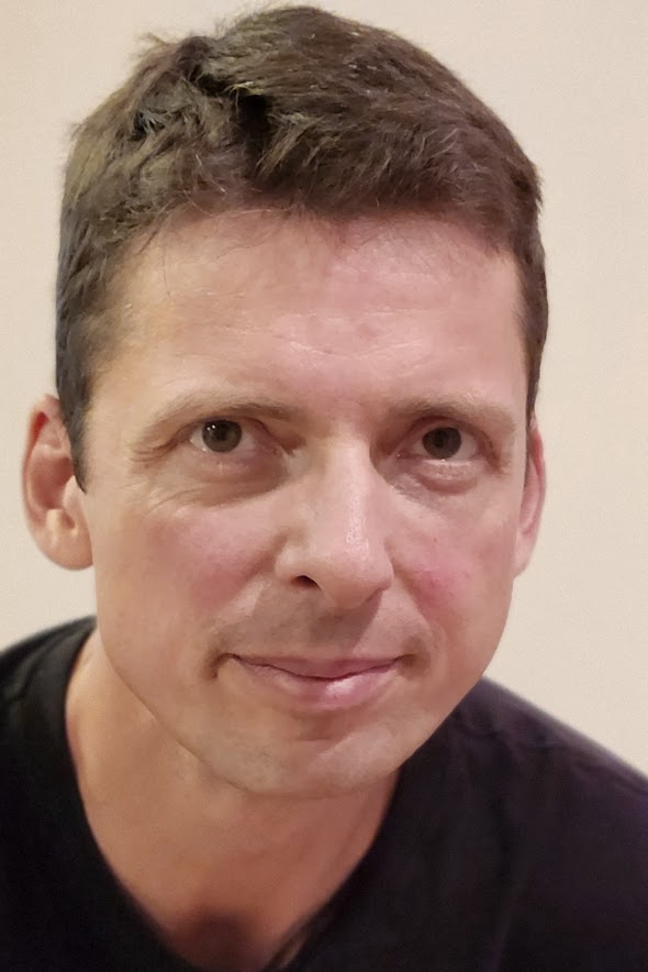 Dr. Daniel Fischer
